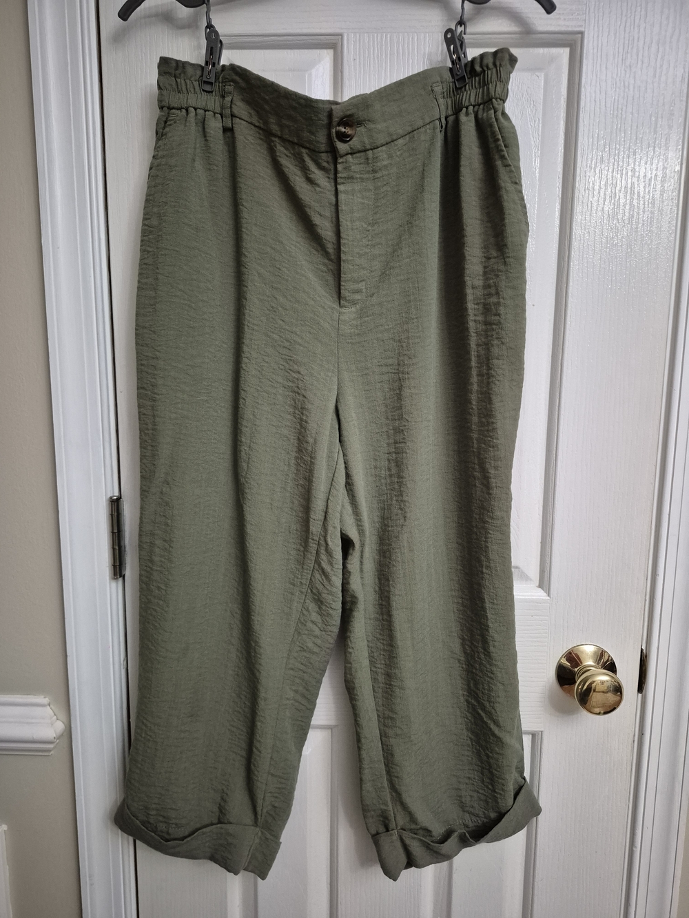 HALARA Olive Green Cropped Relaxed Pants